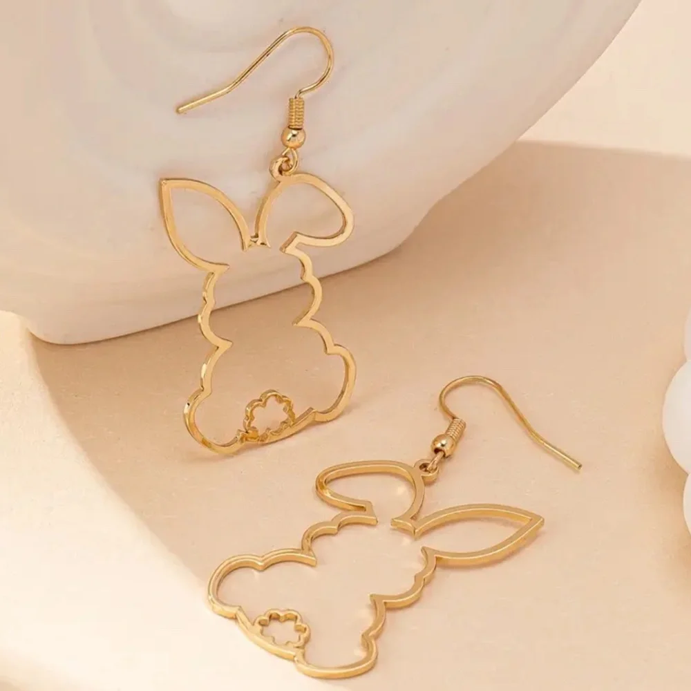 NWT! Easter Bunny Outline Pierced Dangle Earrings in Gold Tone!